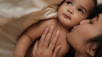 La priorité après la naissance : Une douce pause, une respiration profonde.