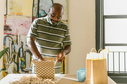 Pourquoi c’est souvent difficile d’offrir un cadeau à un homme (et comment MoodyCrate fait le travail)